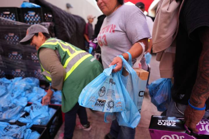 Trump administration seeks to halt SNAP food aid payments after a court order