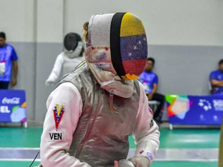 Dos platas y dos bronces en primer día de esgrima