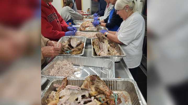 Volunteers prepare 2,000 turkey servings for Columbia's 35th annual Interfaith Dinner