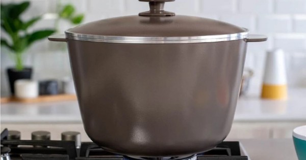 La fábrica de ollas Essen despidió 30 trabajadores e importará de China