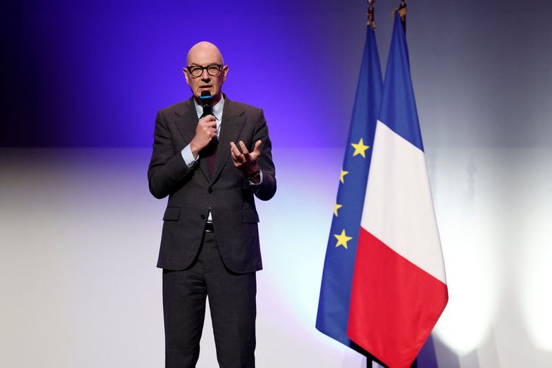 France nets 9 billion euros in new corporate investments despite budget battles