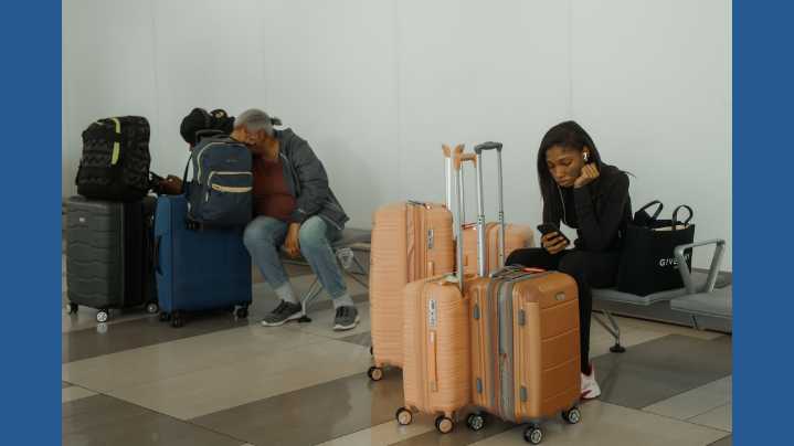 US airlines cancel more than 2,500 weekend flights largely due to government shutdown