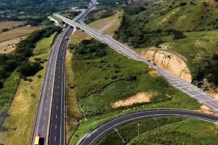 Sheinbaum amplía obras carreteras en Nayarit