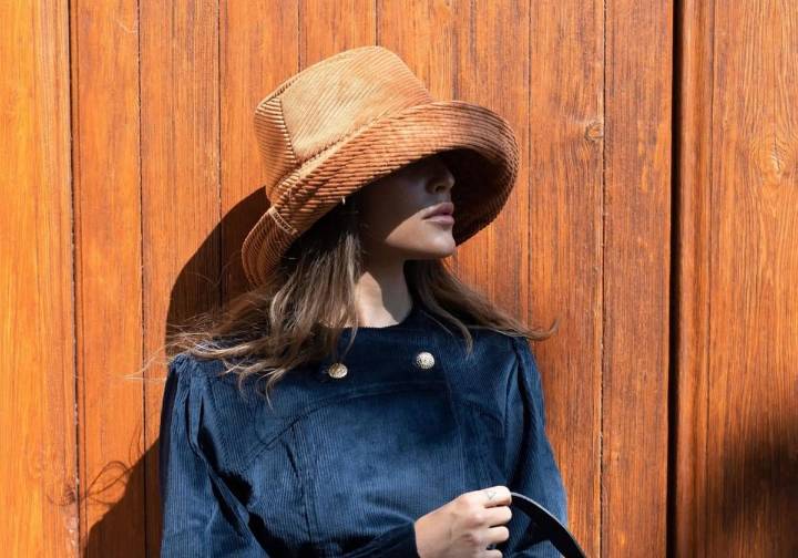 El mocha mousse invade los accesorios