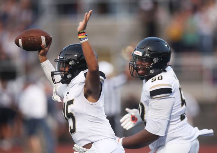 Live Coverage: Massachusetts High School Football, semifinal round of state tournaments on Saturday