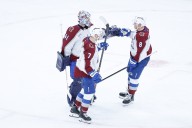 Deadspin | Avs hope to not repeat history, continue win streak vs. Sharks