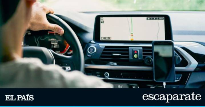 Este purificador de aire para el coche elimina los malos olores mientras te carga el móvil