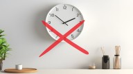 Adiós al reloj tradicional de pared: la tendencia en decoración minimalista que es furor en los hogares