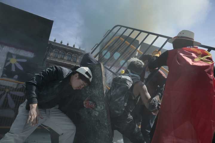 En la CDMX, marcha de la Generación Z termina en disturbios frente a Palacio...