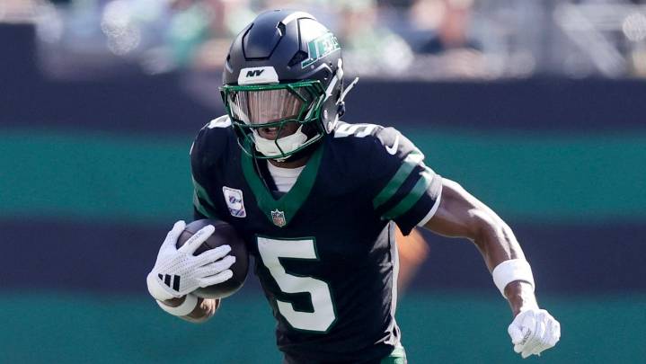 Jets place WR Garrett Wilson on IR with knee injury