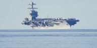 El portaaviones USS Gerald R. Ford cruza el Estrecho de Gibraltar rumbo al Caribe