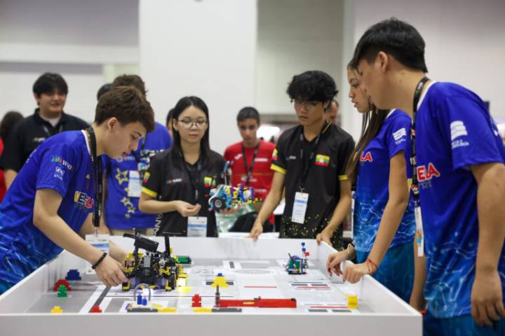 Venezuela conquista oro, plata y bronce en Olimpiada de Robótica en Singapur