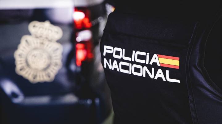 Detienen a una pareja por agredir sexualmente a la hija de ella, menor de edad