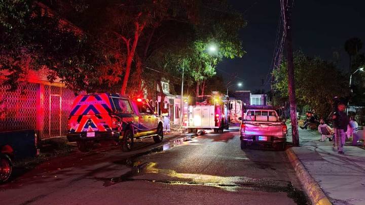 Altar de muertos causa incendio en una casa en San Nicolás de los Garza, Nuevo León; rescatan a familia