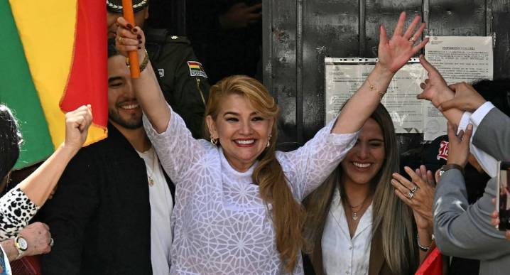 Jeanine Áñez, expresidenta de Bolivia, sale de prisión tras la anulación de su condena