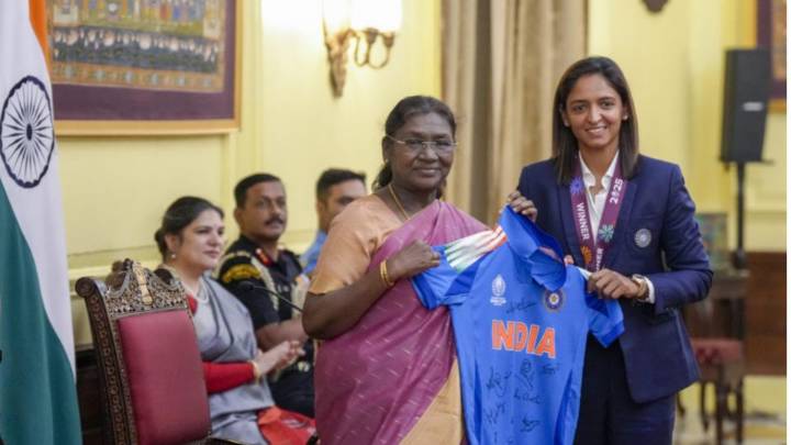 Indian Women Cricket team Meet President Murmu In New Delhi