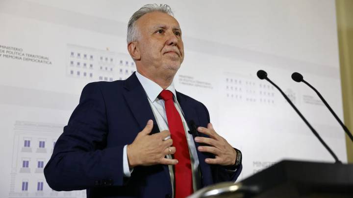 El ministro defiende que el informe de la UCO no refleja "ninguna actividad delictiva"