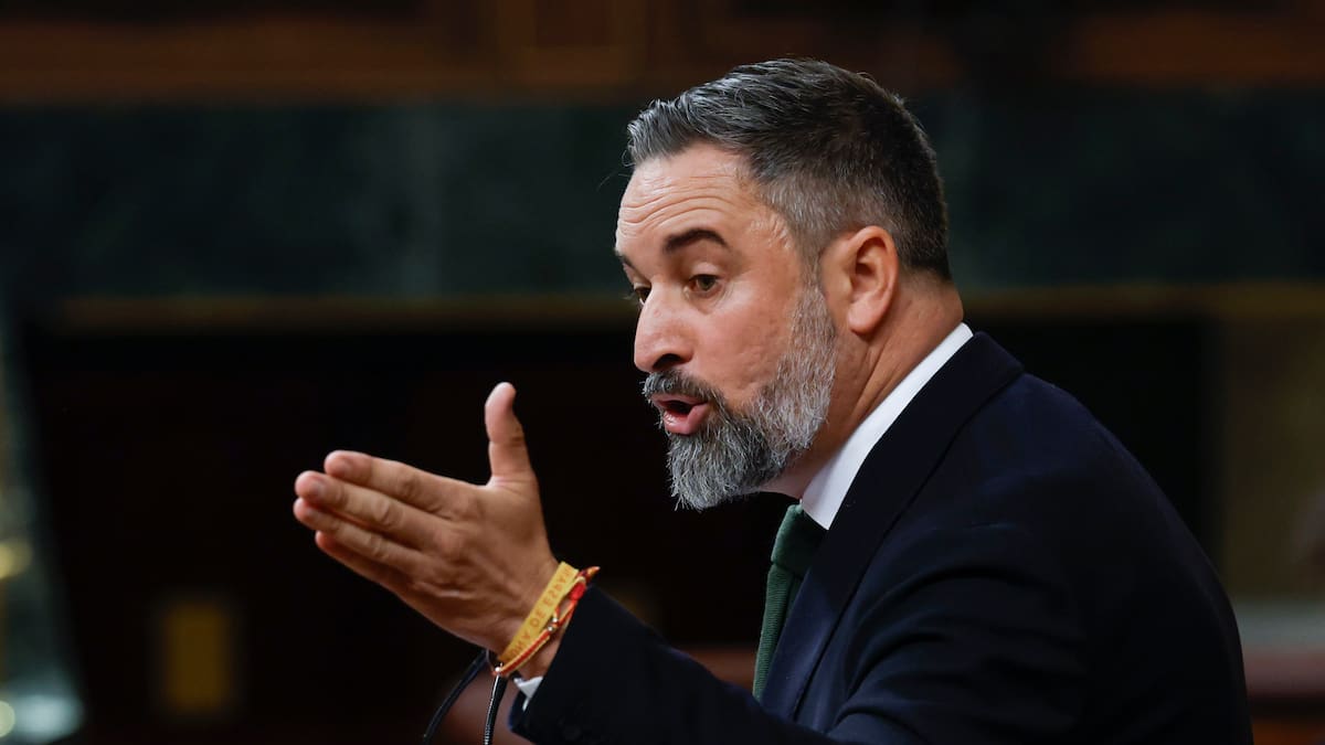 Abascal avisa a Feijóo en la negociación para investir a Pérez Llorca: "Si no va a romper con esos pactos con el PSOE, con nosotros no cuente"