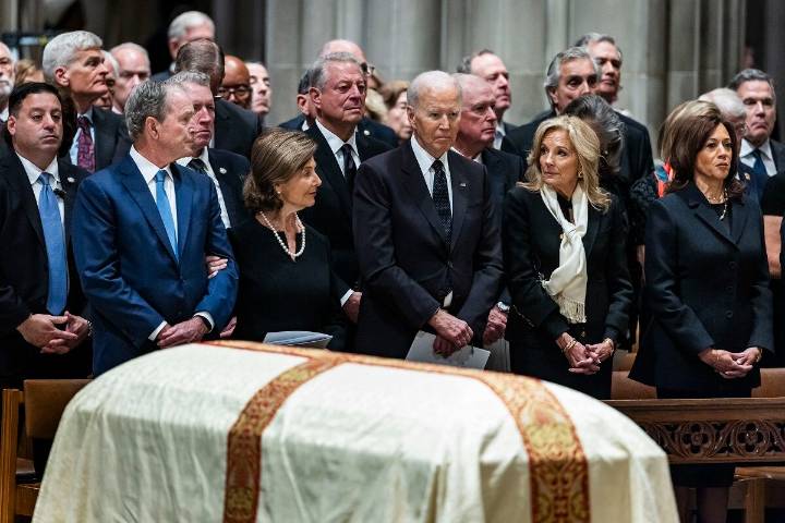Funeral de Dick Cheney reúne a republicanos y demócratas, pero excluye a Trump