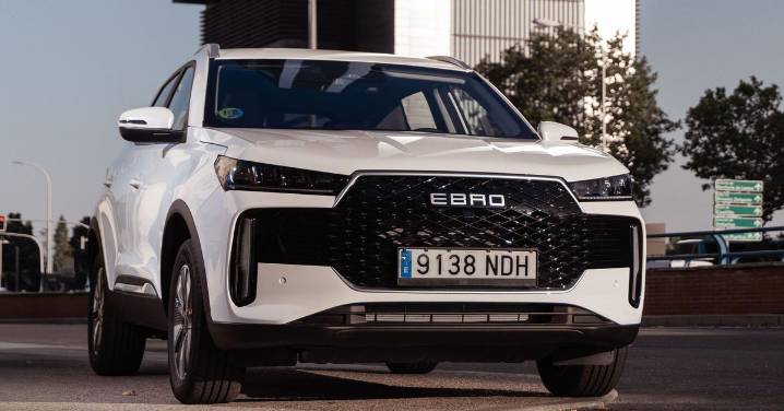 El precio del Ebro s400 HEV Premium hasta finales de mes es de 19.990 euros