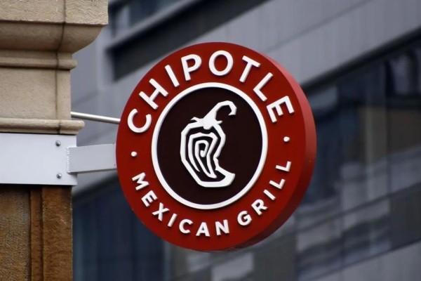 Se hunde Chipotle ante desempleo de jóvenes en EU