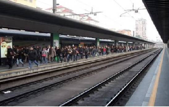 Italia vive un “noviembre caliente” con huelgas masivas en transporte, educación y sanidad