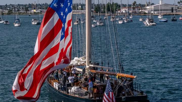 Parade highlights Veterans Day observances amid shutdown