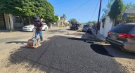 Ayuntamiento de Hermosillo realiza bacheo en 12 colonias durante jornada del martes