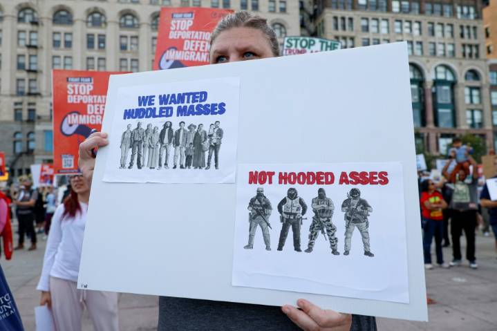 Un tribunal suspende la liberación de cientos de inmigrantes detenidos en Illinois