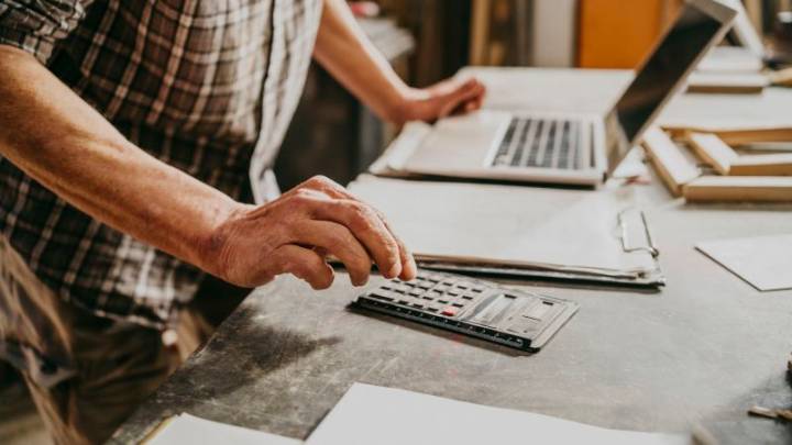 ‘Everyone is hunkering down.’ The affordability crisis is rattling mom