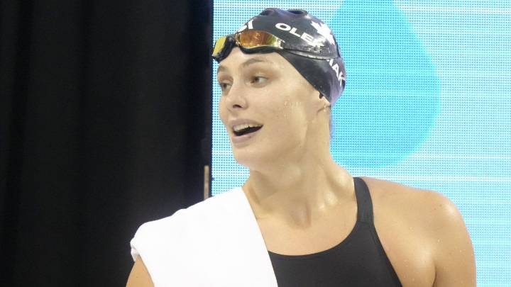Canadian swimmer Penny Oleksiak accepts two-year ban for whereabouts failures