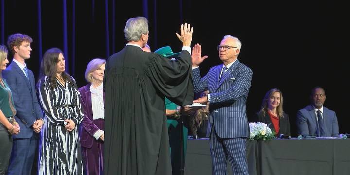 Nick Derzis sworn in as Hoover’s new mayor, pledges transparency and safety as top priorities