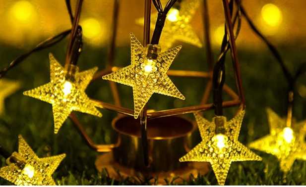 Deja de comprar luces de Navidad tradicionales: estas alternativas modernas marcarán esta temporada