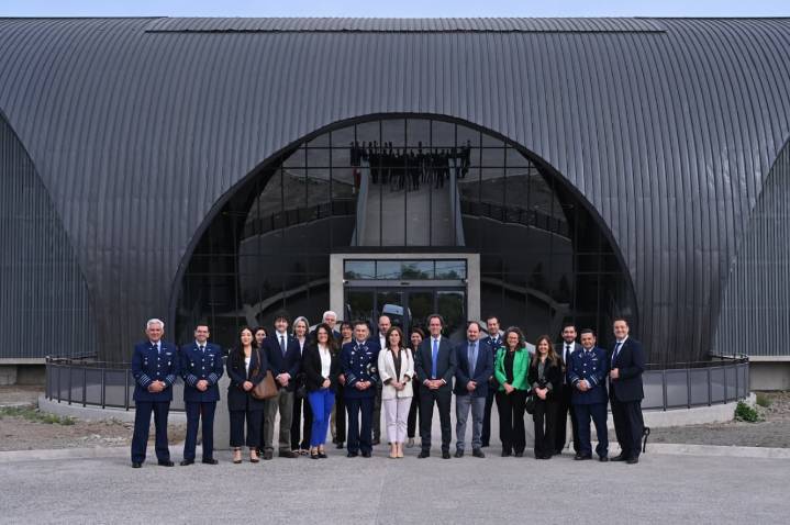 Fuerza Aérea de Chile y la Pontificia Universidad Católica de Chile firmaron convenio de colaboración