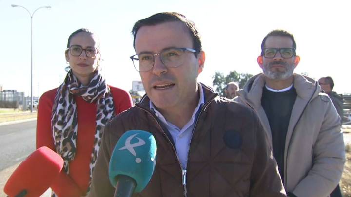 Gallardo promete una estrategia industrial para retener talento y atraer inversión en Extremadura More