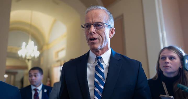 Senate approves bill to end the shutdown, sending it to the House