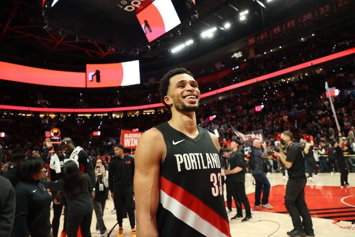 Deadspin | NBA roundup: Blazers hand Thunder first loss of season