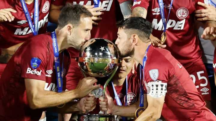 Lautaro Acosta y su emoción en su retiro del fútbol profesional