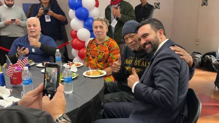 Mamdani skips Veterans Day parade, scoops meals for vets