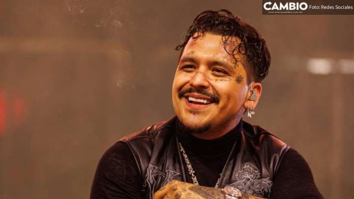 Christian Nodal denuncia que negaron la visa a varios de sus mariachis