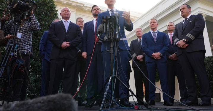 Tribunal de EEUU suspende restricciones de licencias comerciales para inmigrantes