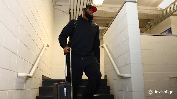 📸 GAMEDAY: Giants arrive at Ford Field