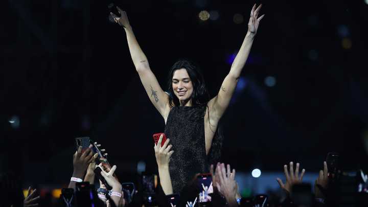 Dua Lipa Sigue Cantando en Español: ¿Qué Dice la Letra de Cariñito, Tema que Presentó en Perú?