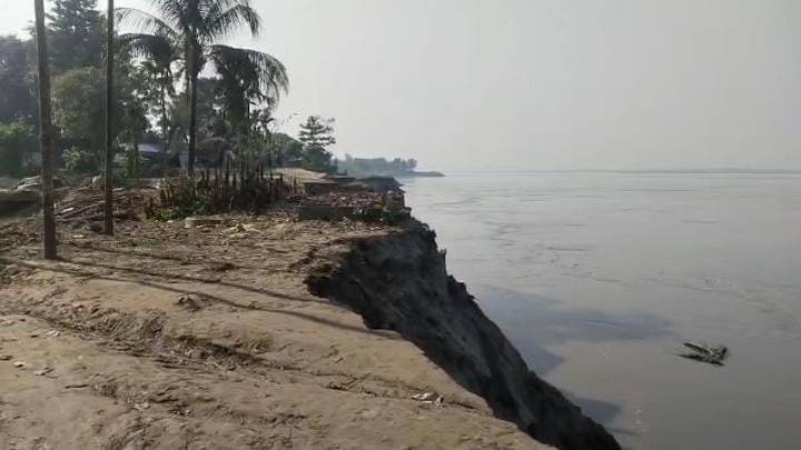 Brahmaputra Erosion Worsens in Fakirganj; Locals Appeal Govt for Immediate Action