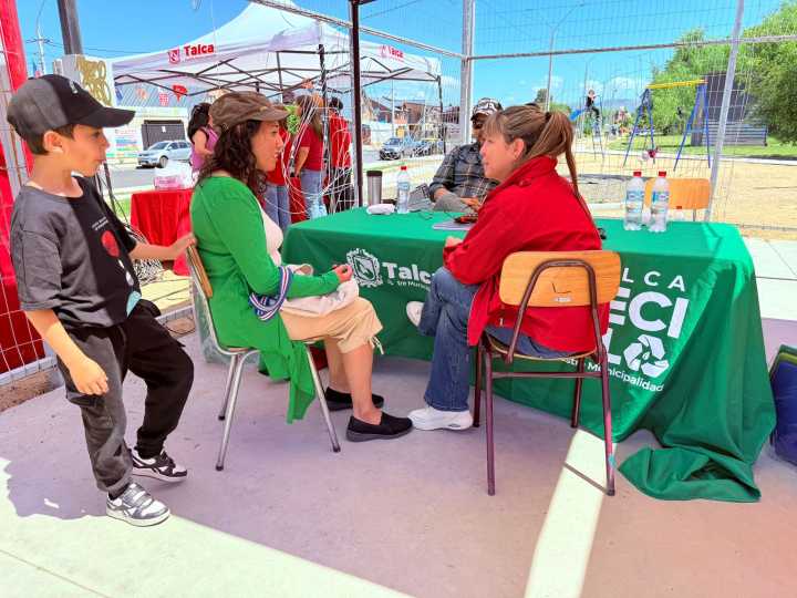 Municipalidad en terreno entregó orientación y servicio en sector Valles de Talca