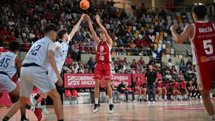 Cómoda victoria del Casademont U22 con otra exhibición de Lucas Langarita