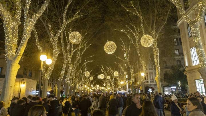 Palma inaugura la Navidad con varios barrios indignados por las luces: "Este año no se entiende tanta desigualdad"
