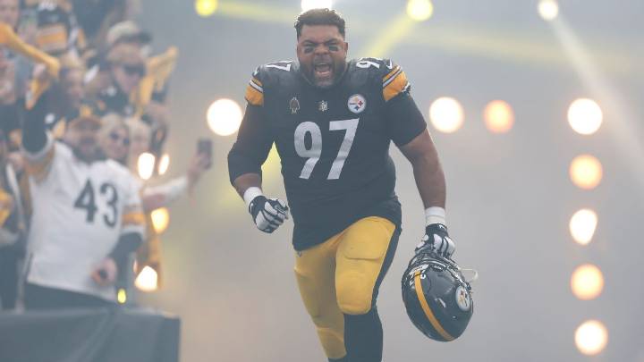 Steelers' Cam Heyward, Darius Slay to play; Aaron Rodgers iffy