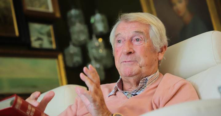 Alfonso Cabeza: «Franco murió el 19 de noviembre a las 21:00, yo lo vi. Pusieron el 20 por el día de José Antonio»