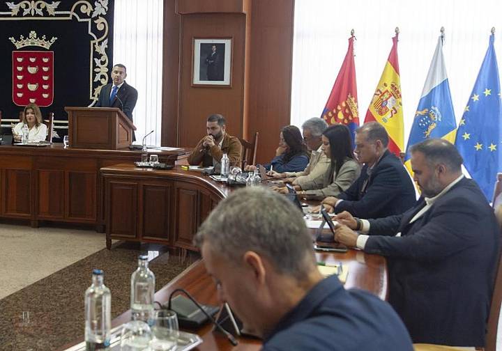 Betancort presume del gobierno «más resolutivo» en los últimos años